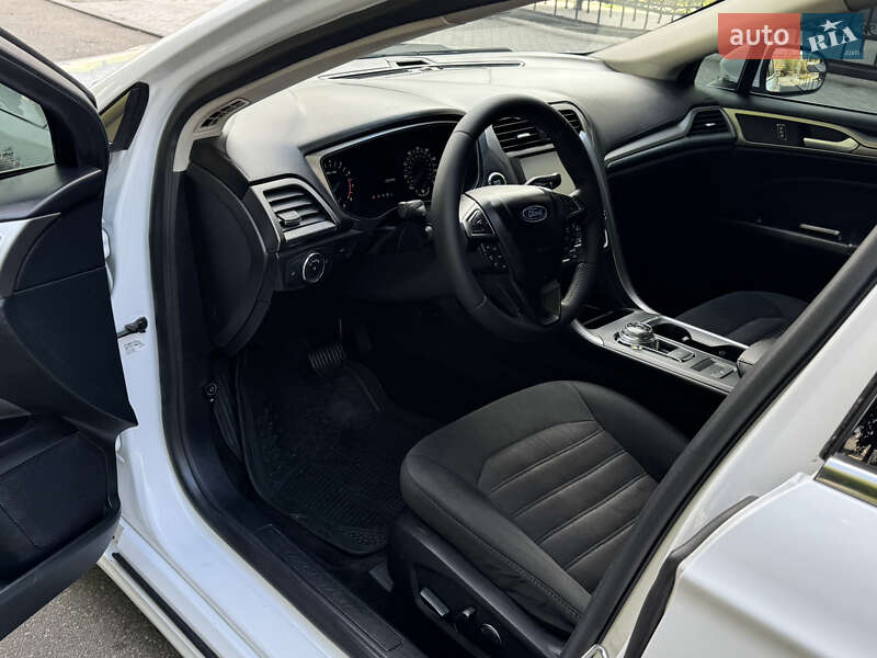 Седан Ford Fusion 2016 в Киеве