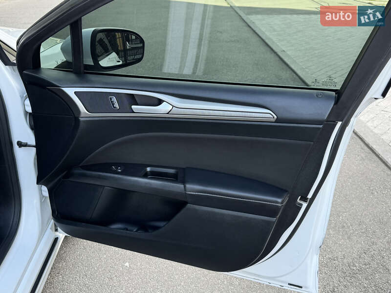 Седан Ford Fusion 2016 в Киеве