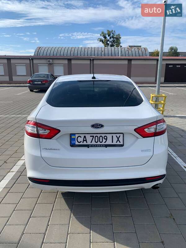 Седан Ford Fusion 2013 в Черкасах