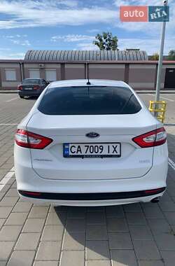 Седан Ford Fusion 2013 в 