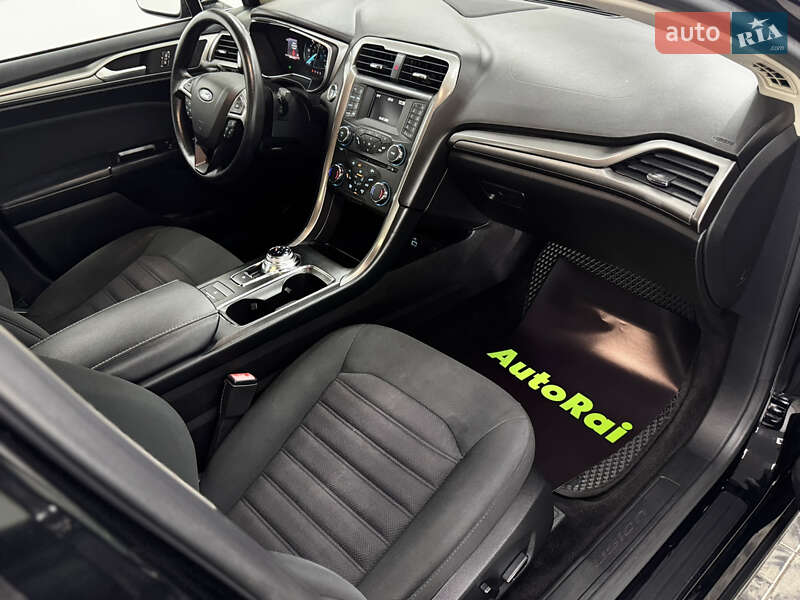 Седан Ford Fusion 2016 в Одесі
