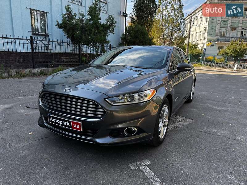 Седан Ford Fusion 2014 в 