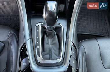 Седан Ford Fusion 2014 в 