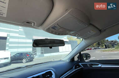 Седан Ford Fusion 2015 в 