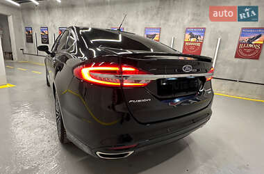 Седан Ford Fusion 2018 в 