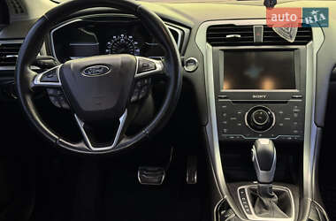 Седан Ford Fusion 2013 в 