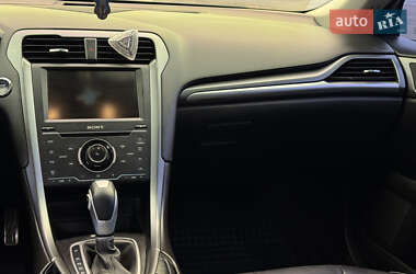 Седан Ford Fusion 2013 в 