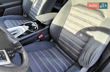 Седан Ford Fusion 2015 в 