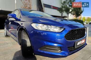 Седан Ford Fusion 2015 в 