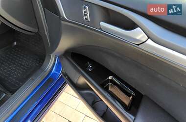 Седан Ford Fusion 2015 в 