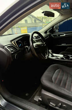 Седан Ford Fusion 2014 в 
