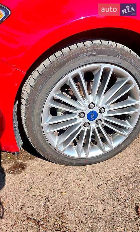 Седан Ford Fusion 2016 в Гайсине
