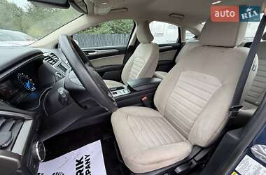 Седан Ford Fusion 2019 в 