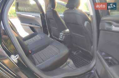Седан Ford Fusion 2015 в 