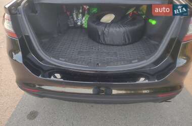 Седан Ford Fusion 2015 в 