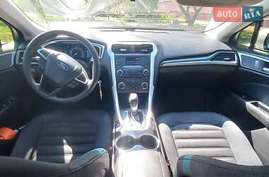 Седан Ford Fusion 2015 в 