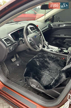 Седан Ford Fusion 2015 в 