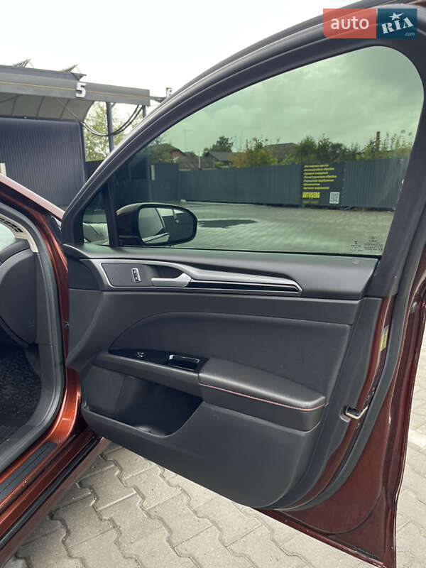 Седан Ford Fusion 2015 в Хмельницькому
