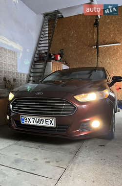 Седан Ford Fusion 2015 в 