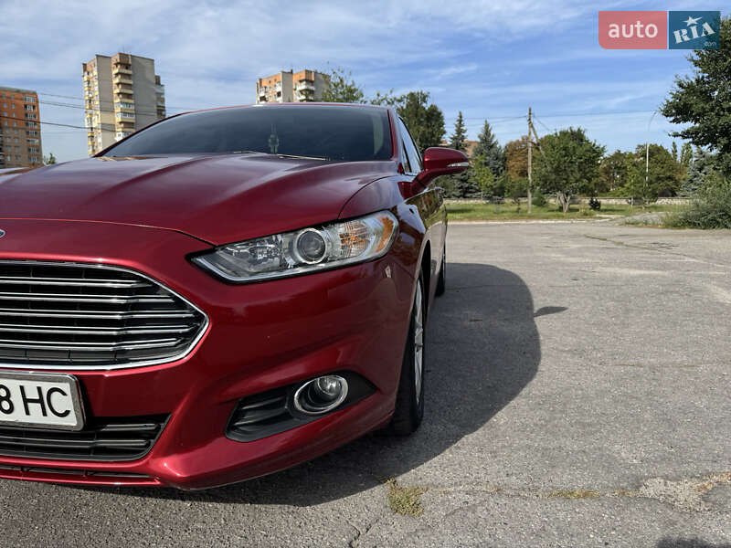 Седан Ford Fusion 2015 в Кременчуці