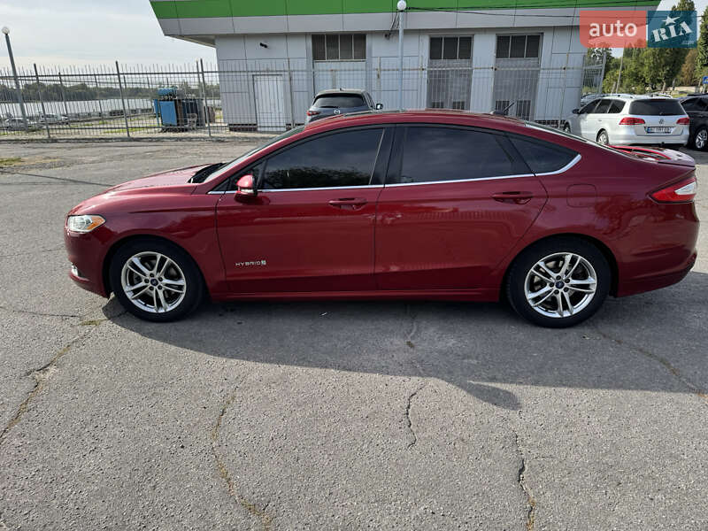 Седан Ford Fusion 2015 в Кременчуці