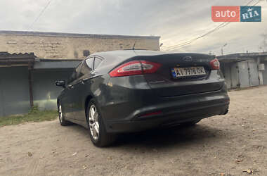 Седан Ford Fusion 2015 в 
