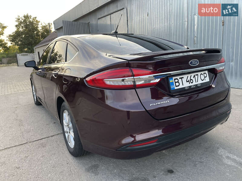 Седан Ford Fusion 2016 в 