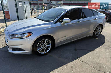 Седан Ford Fusion 2016 в 