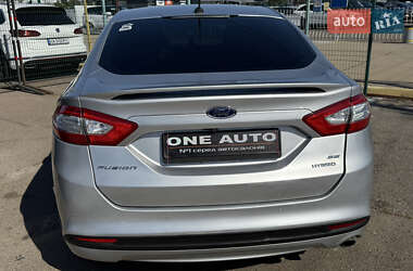 Седан Ford Fusion 2016 в 