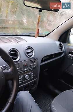 Хэтчбек Ford Fusion 2009 в 
