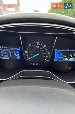 Седан Ford Fusion 2013 в Львове