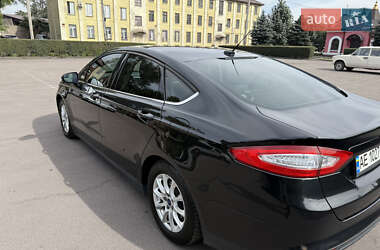 Седан Ford Fusion 2015 в 