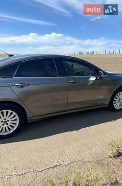 Седан Ford Fusion 2013 в 