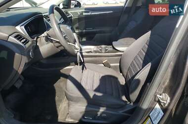 Седан Ford Fusion 2016 в 