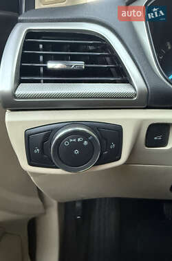 Седан Ford Fusion 2015 в 
