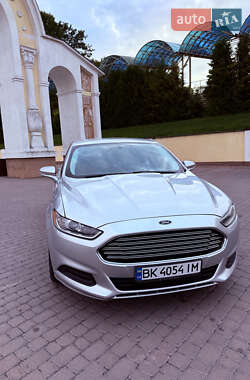 Седан Ford Fusion 2014 в 
