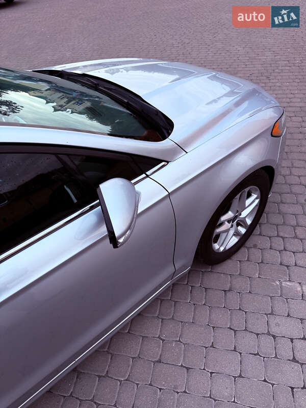 Седан Ford Fusion 2014 в Острозі