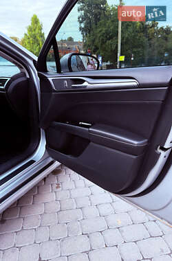 Седан Ford Fusion 2014 в 