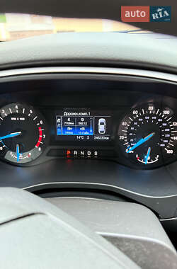Седан Ford Fusion 2014 в 