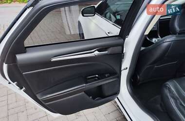 Седан Ford Fusion 2018 в 