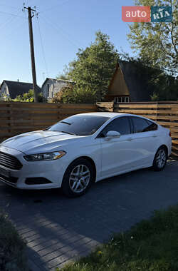 Седан Ford Fusion 2014 в 