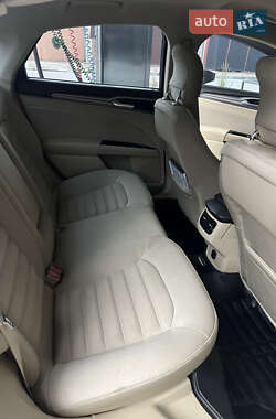 Седан Ford Fusion 2014 в 