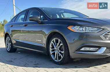 Седан Ford Fusion 2017 в 