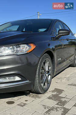Седан Ford Fusion 2017 в 