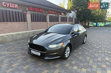 Седан Ford Fusion 2016 в 