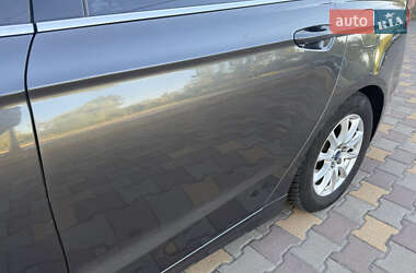 Седан Ford Fusion 2016 в 