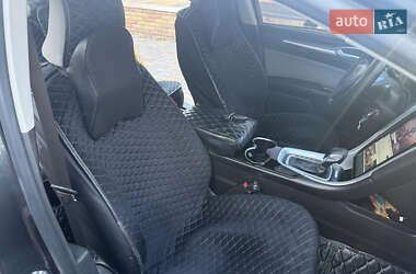 Седан Ford Fusion 2016 в 