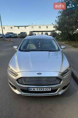 Седан Ford Fusion 2016 в 