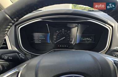 Седан Ford Fusion 2018 в 
