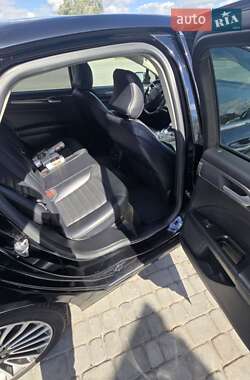 Седан Ford Fusion 2018 в 